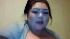 BBW gropes herself