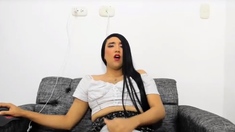 Amateur Shemale Stroke Her Dick