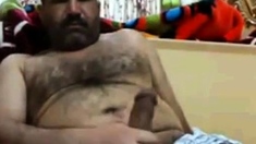 Punheta do maduro arabe