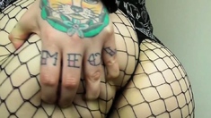 Big-Ass Tattooed Amateur's Solo Webcam Show