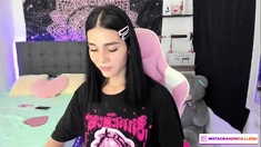 Romanian amateur webcam teen masturbate