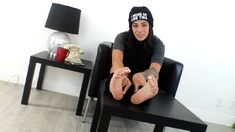Linsey Dawn solo foot fetish