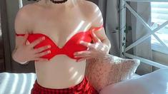 amateur blonde solo webcam
