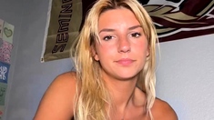 Amateur Webcam Cute Teen Plays Solo with Big Dildo