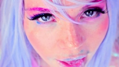 Close up MILF masturbation