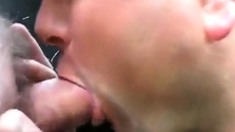 Ein Blase-Date im Freien mit einem Amateur