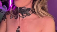 Hot blonde slut sucks & fucks for facial - Luna Skye