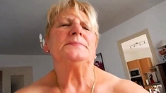Deutsche Oma: Amateurvideo Von Oma Traudel
